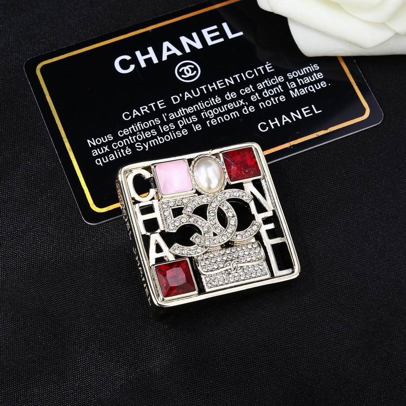 Chanel Brooch 05yxs86